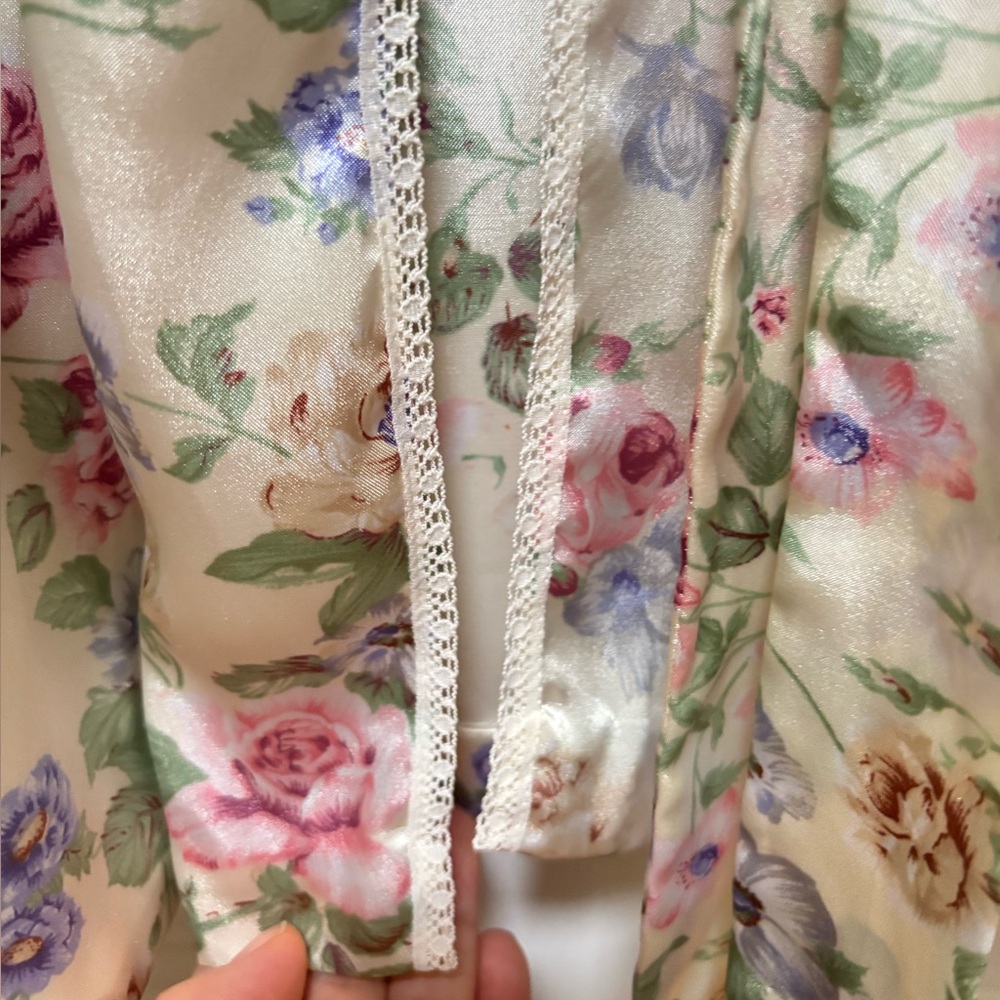 Floral Lace Trim Satin Robe - Picture 5 of 7